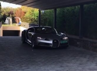 Έβγαλε την Bugatti Chiron για βόλτα ο Ronaldo (+video)
