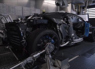 Έτσι φτιάχνεται η Bugatti των 2 εκ. ευρώ (+video)