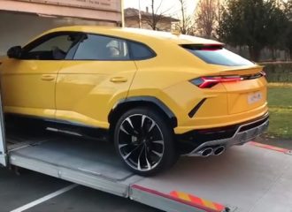 Η Lamborghini Urus παίρνει τους δρόμους (+videos)