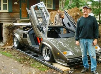 Έφτιαξε μόνος του Lamborghini σε 17 χρόνια (+video)