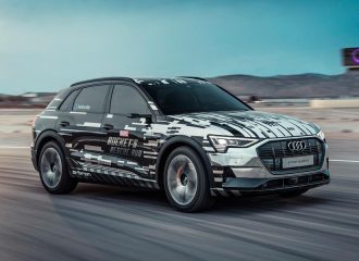 Το Audi e-tron βάζει σε περιπέτεια τους επιβάτες του
