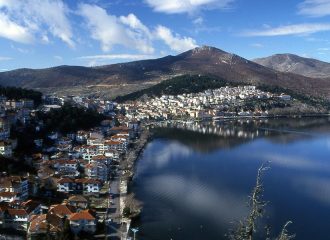 Καστοριά: Η νηνεμία μιας λίμνης σε καθηλώνει