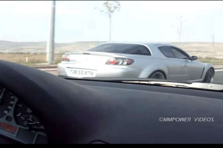Mazda RX-8 «ξυρίζει» BMW 328i (+video)