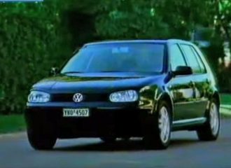 Θυμάστε το τρολάρισμα του VW Golf στο Peugeot 307;