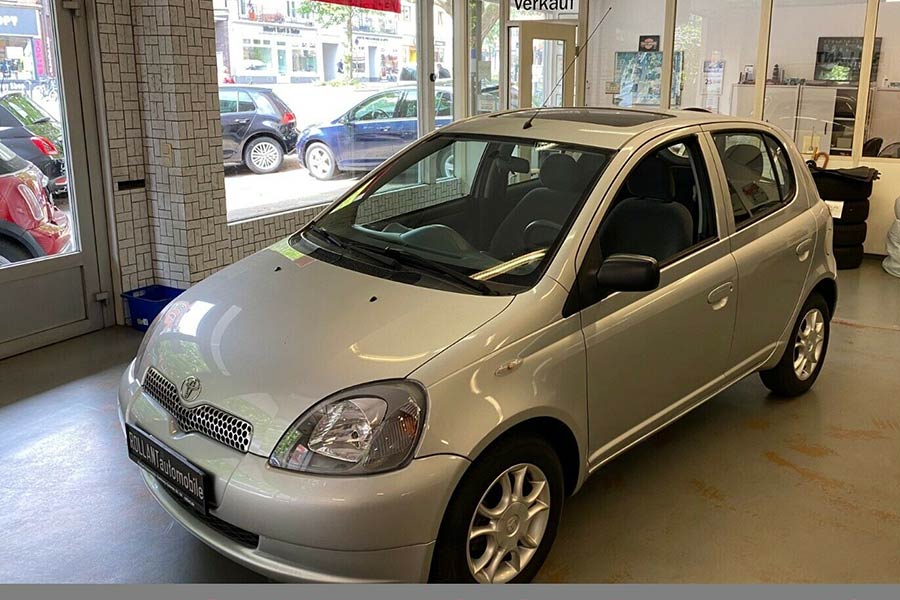 Toyota yaris 1999