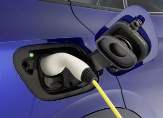 Πότε θα φτηνύνουν τα ηλεκτρικά αυτοκίνητα;