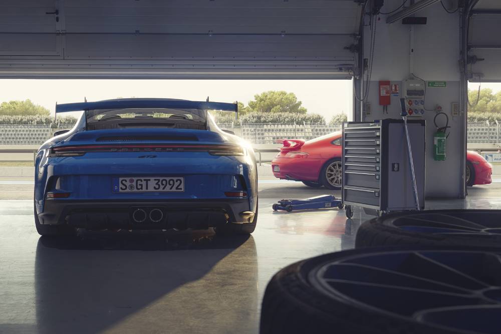 Τεράστια ζήτηση για τη χειροκίνητη Porsche 911 GT3