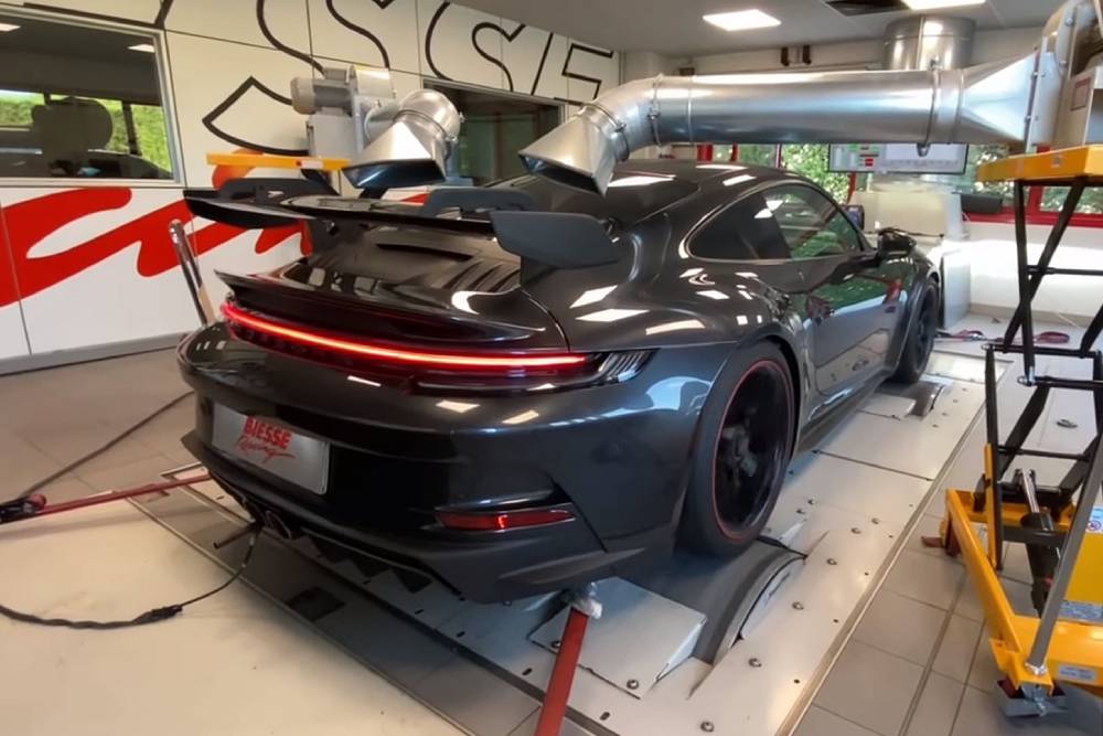 Το ουρλιαχτό της Porsche 911 GT3 στο δυναμόμετρο