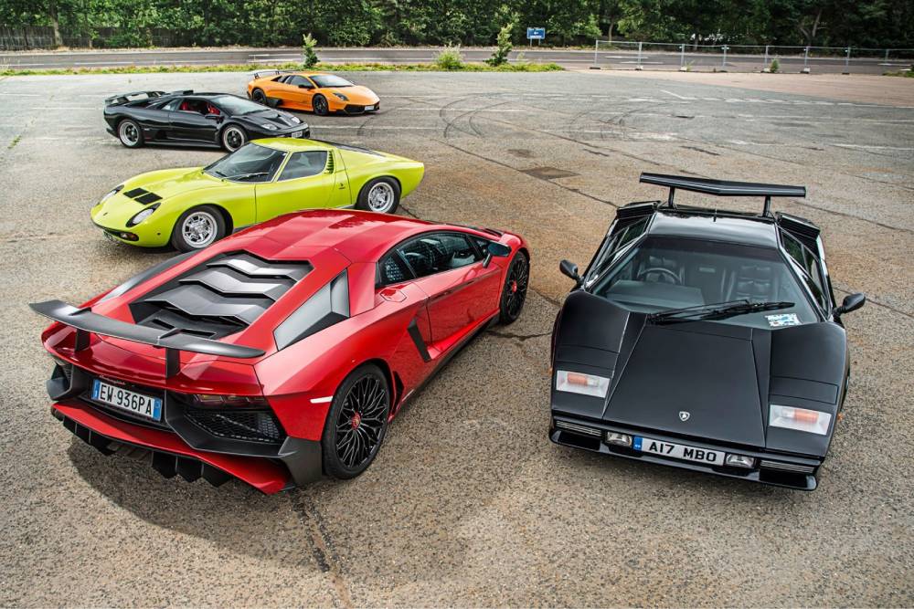 H Aventador ξεπέρασε όλες τις V12 Lamborghini μαζί!
