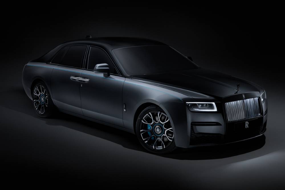 «Σκοτάδι» η νέα Rolls-Royce Ghost Black Badge