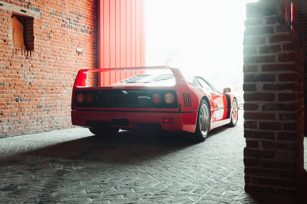 Ferrari F40 δεν έχει δει τον ήλιο 30 χρόνια