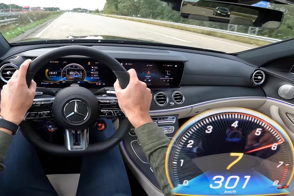 Mercedes E63 S AMG 300αρίζει στην Autobahn!