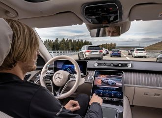 Η Mercedes αυξάνει το επίπεδο αυτόνομης οδήγησης