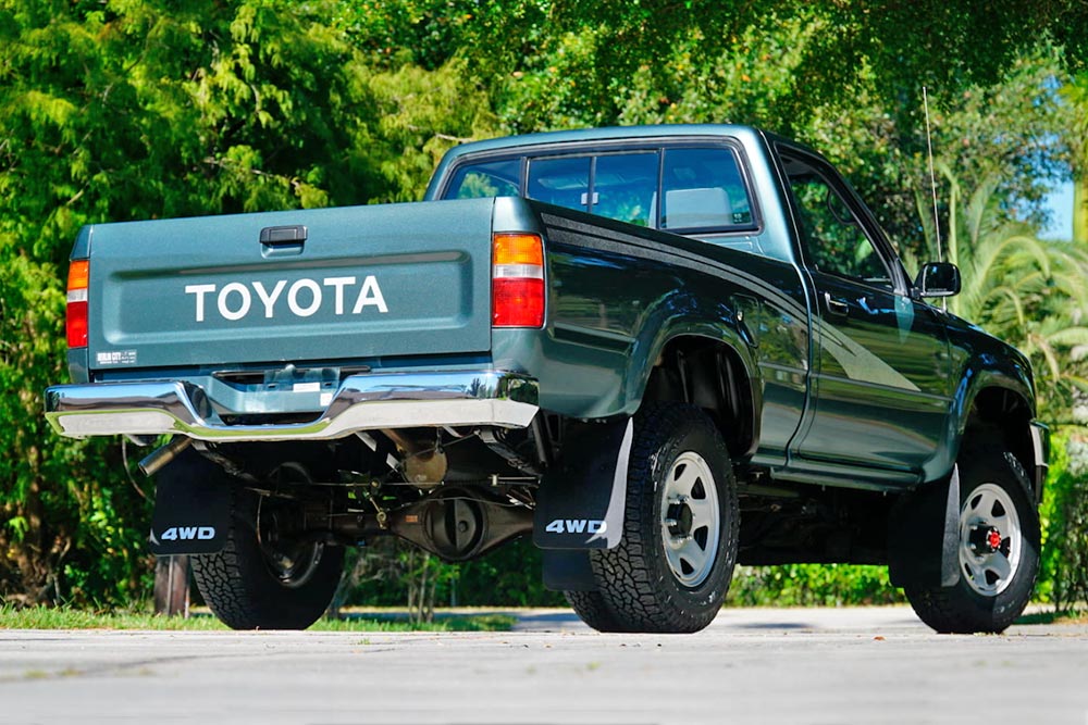 Toyota Hilux 4×4 του 1993 δεν έχει πατήσει χωράφι