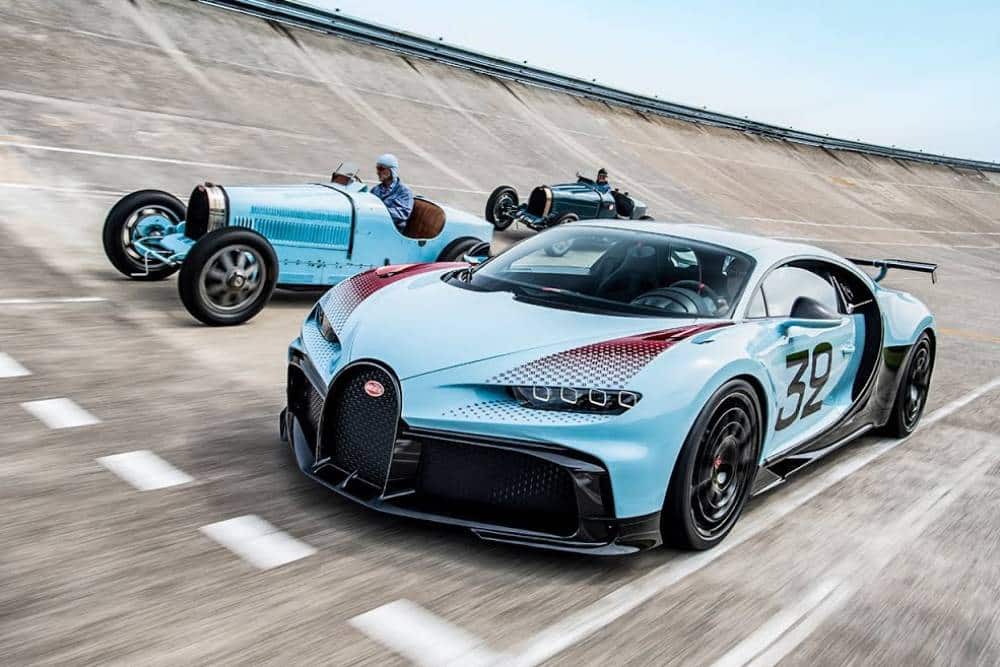 Ρετρό ζωγραφιά η Bugatti Chiron Grand Prix (+video)