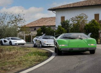 Πανδαισία με τις Lamborghini Countach (+video)