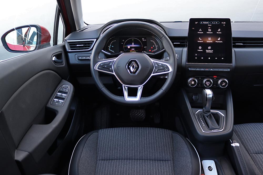 Renault Clio Hybrid dashboard