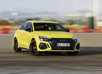 Η Audi εξελίσσει ακόμα πιο δυνατό RS 3