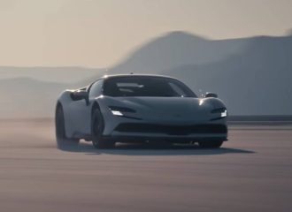 Στο «ναό» των ρεκόρ ταχύτητας η Ferrari SF90 (+video)