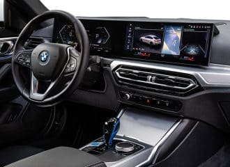 BMW: «Μόδα είναι, θα περάσουν οι μεγάλες οθόνες»