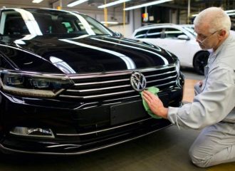 VW: «Δεν θα φτιάξει πριν το 2024 η έλλειψη μικροτσίπ»