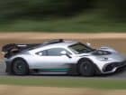 Το Mercedes-AMG One τραντάζει την άσφαλτο (+video)