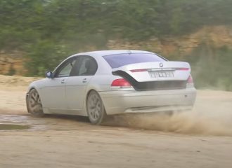 BMW 7άρα δεν λέει να «πεθάνει» χωρίς λάδι! (+video)