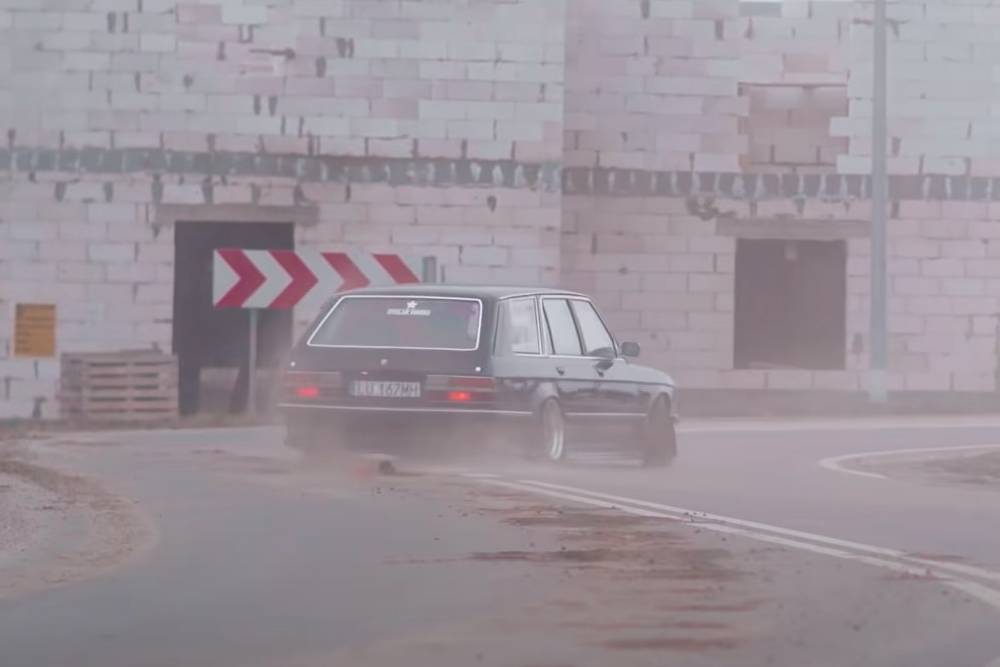 «Εκρηκτικό» μιξ 5άρας E28-Mercedes W123 (+video)