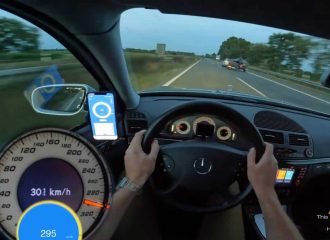 Mercedes E55 AMG Wagon πετάει τους κόφτες (+video)