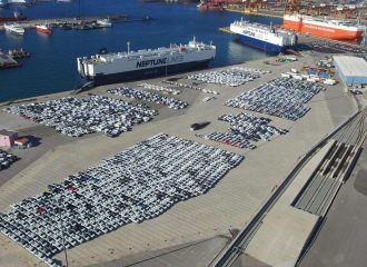 Πόσα αυτοκίνητα χωρούν σε ένα φορτηγό πλοίο;