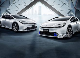 Φουλ επίθεση και βελτίωση από το νέο Toyota Prius