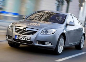 Opel Insignia κάτω από τη μισή -αρχική- τιμή