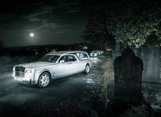 Το πιο χλιδάτο γραφείο κηδειών με νεκροφόρα Rolls-Royce!