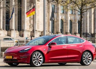 Σερί οι πωλήσεις της Tesla στη Ευρώπη