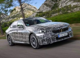 H BMW i5 θα αλλάζει λωρίδα με μια ματιά