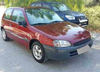 Meraclideko Toyota Starlet con gelatina