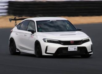 Drift King squeezes the new Civic Type R (+video)