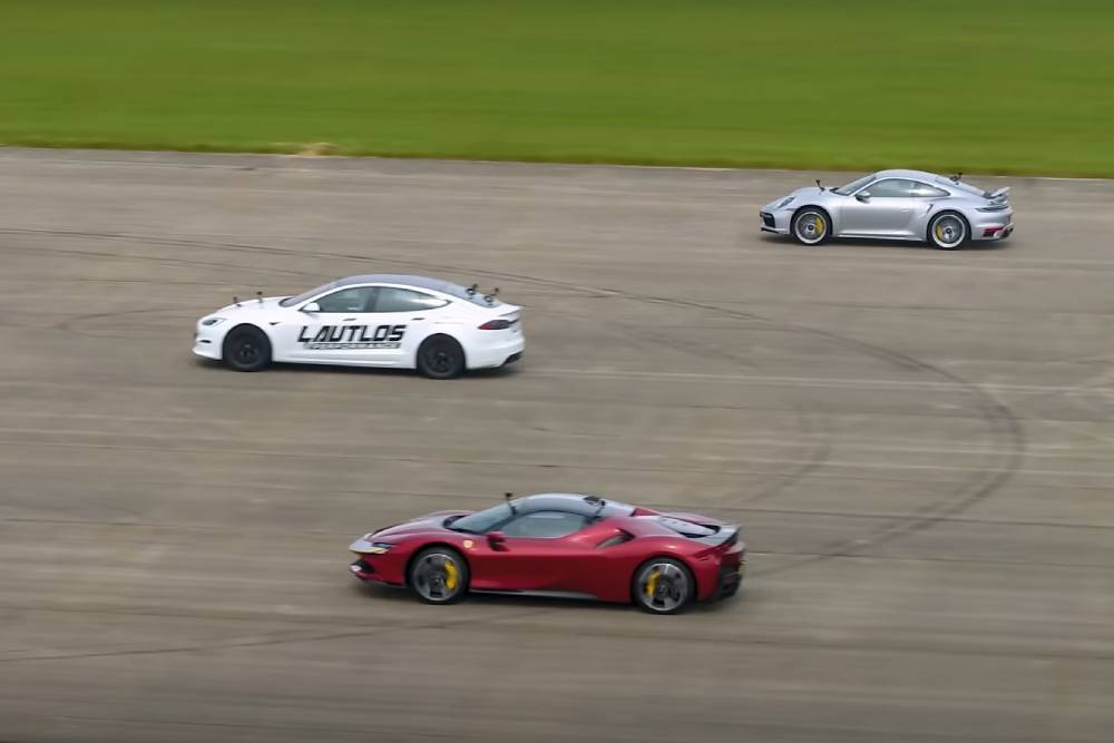Porsche και Ferrari δεν κάνουν καλά το Tesla Plaid (+video)