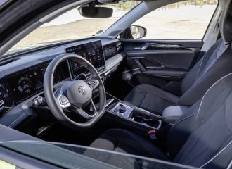 Ξεχειλίζει τεχνολογία το εσωτερικό του νέου VW Tiguan