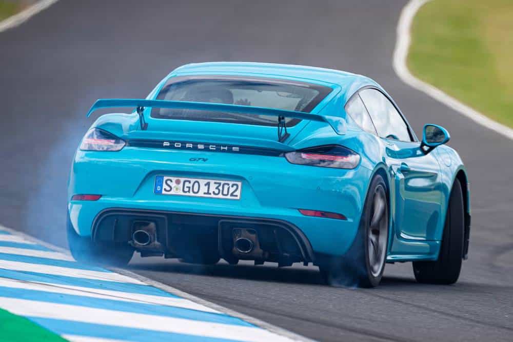 Porsche: «Cayman με 2 τόνους βάρος δεν είναι Cayman»