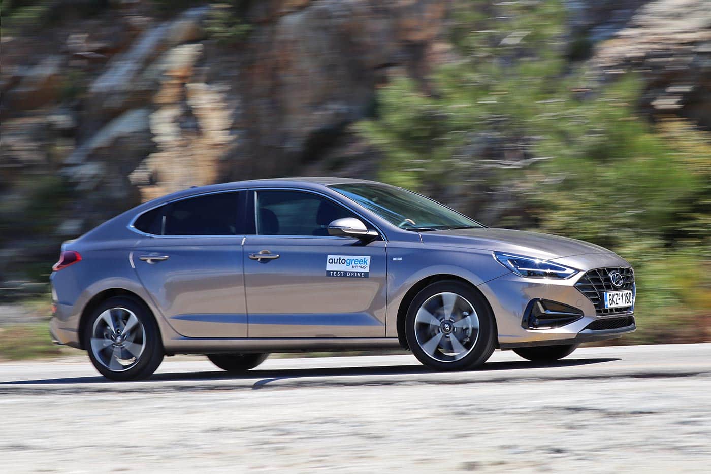Συναρπάζει και σε τιμές το Hyundai i30 Fastback