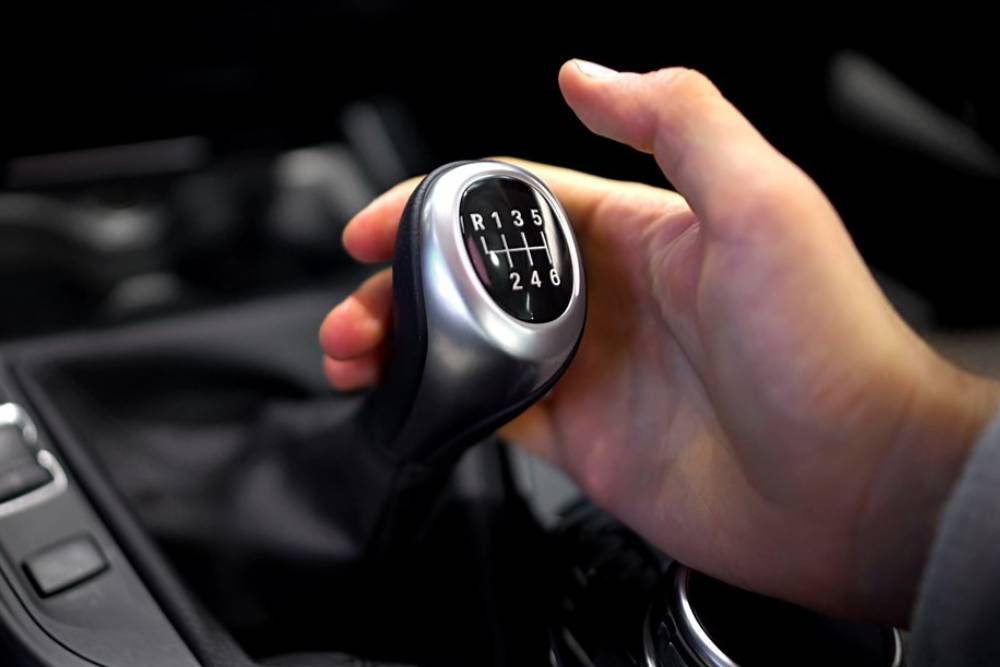 BMW: «Πάρτε χειροκίνητο όσο προλαβαίνετε»